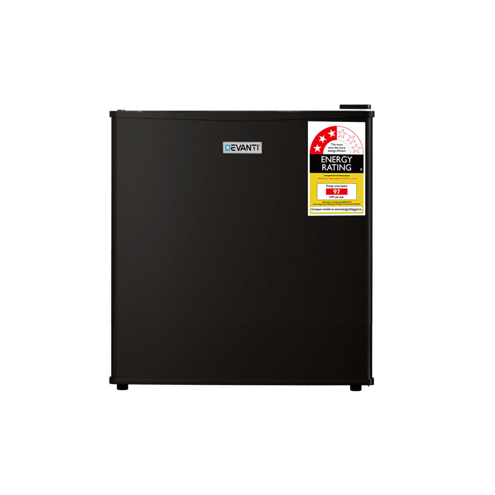 Chiller compartment of the 48 L black bar fridge