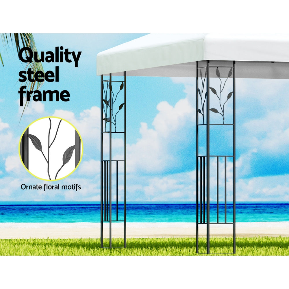 Triangular corner bracing and leg detail on the iron art gazebo