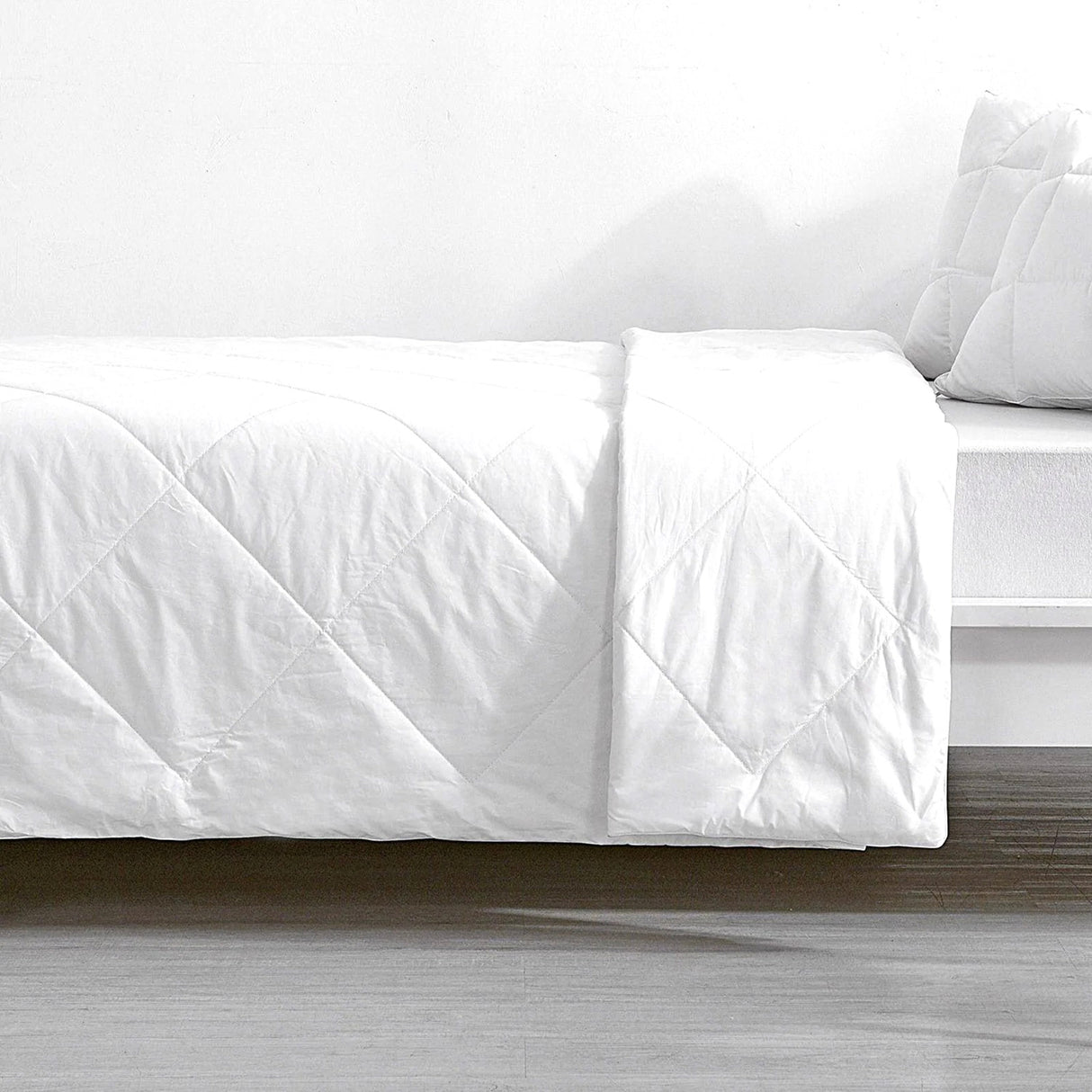 Enstone white all cotton quilt King