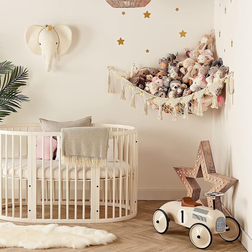 Toy storage hammock net for soft toys in white