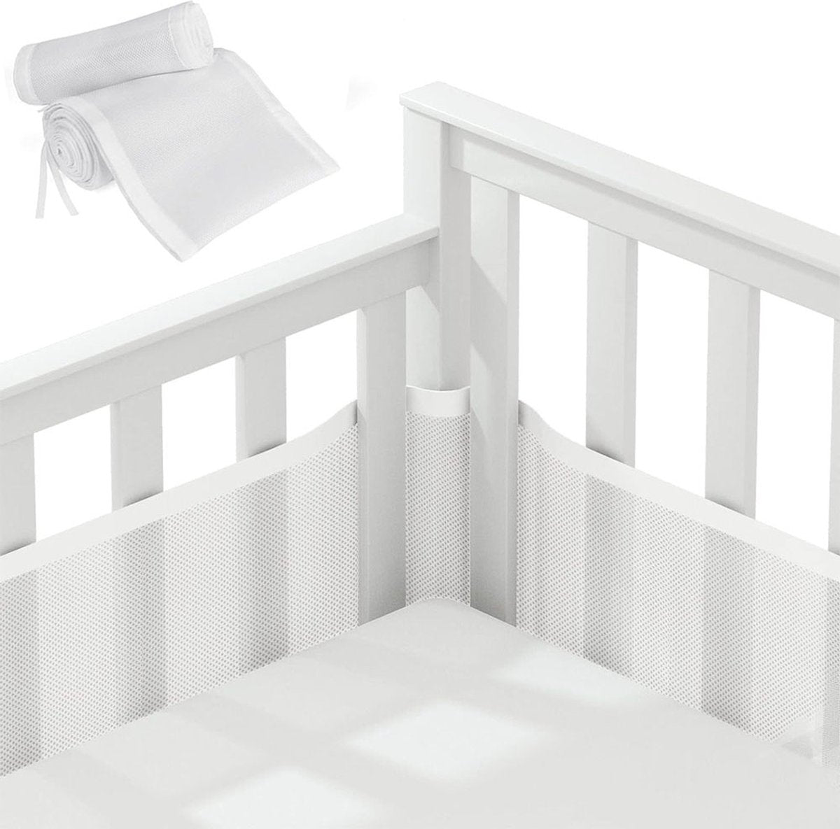 Baby crib bumper set in white breathable mesh