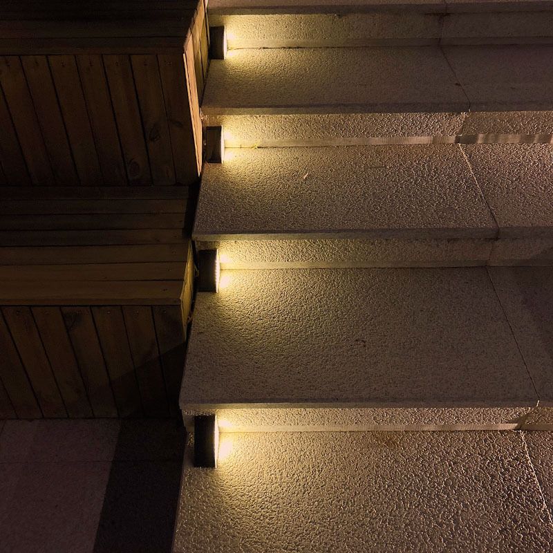 Solar LED step lights in warm white for outdoor steps - view 2