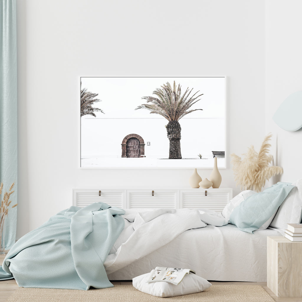 Close up of the white floating frame edge and gallery wrapped canvas