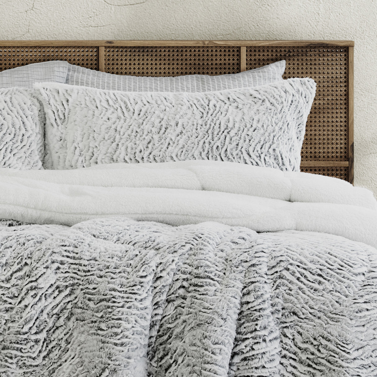 Kingswood Faux Fur Sherpa Comforter, Queen or King, 3pcs