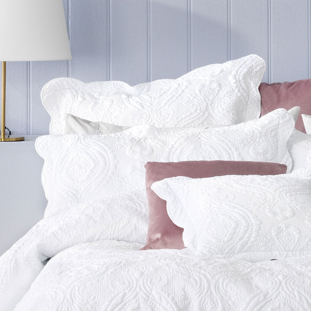 Farmington White Damask Bedspread 3pcs, Queen
