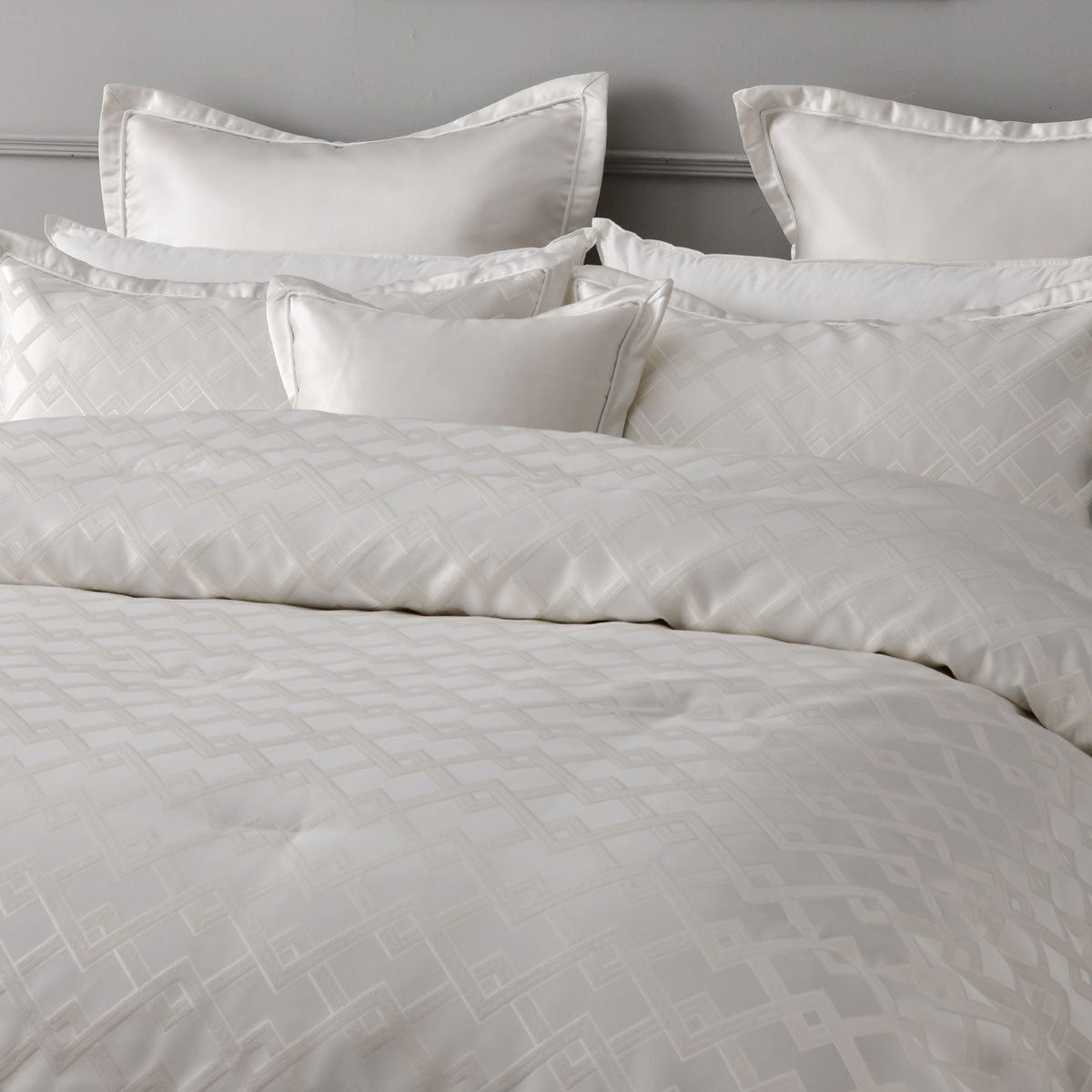 Broadway Geometric Jacquard Comforter 6pcs, Super King