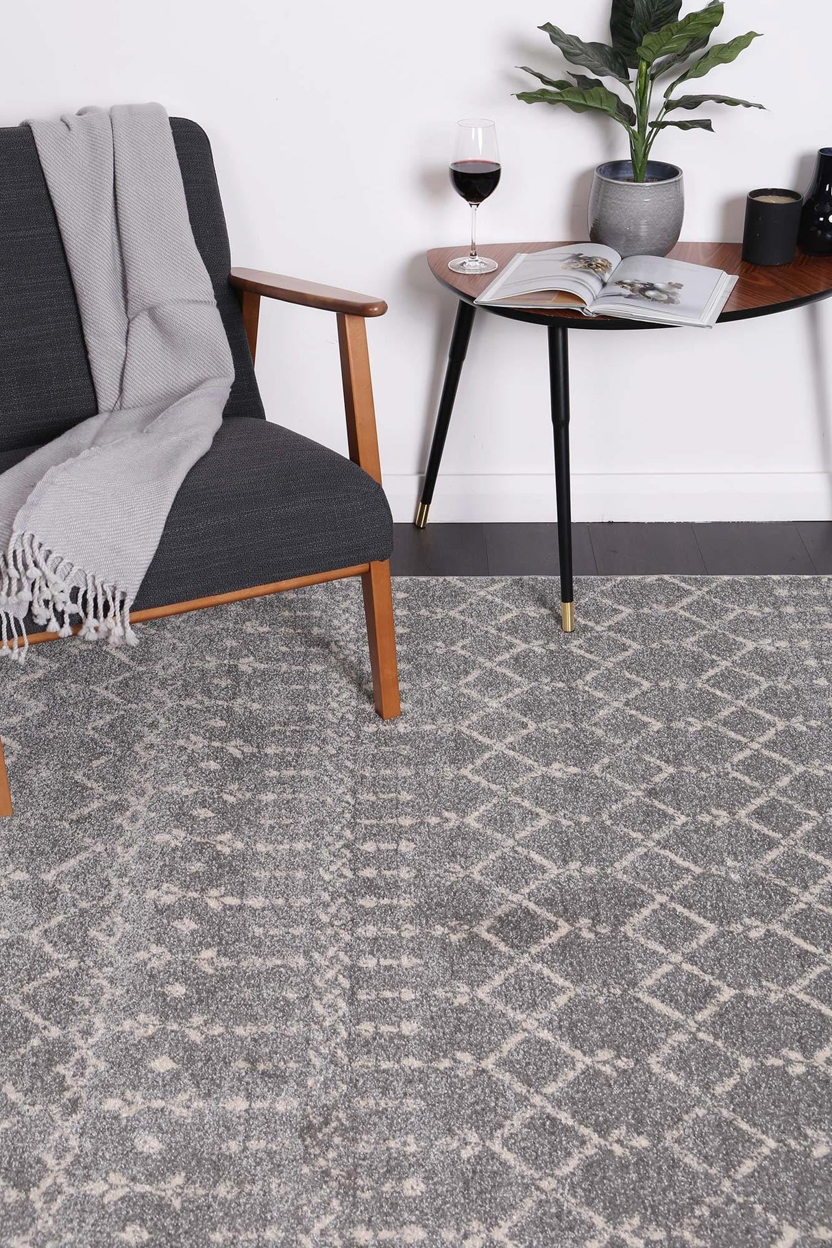 Distressed Transitional Polypropylene Floor Rug Grey Ivory 300 x 400cm, view 3