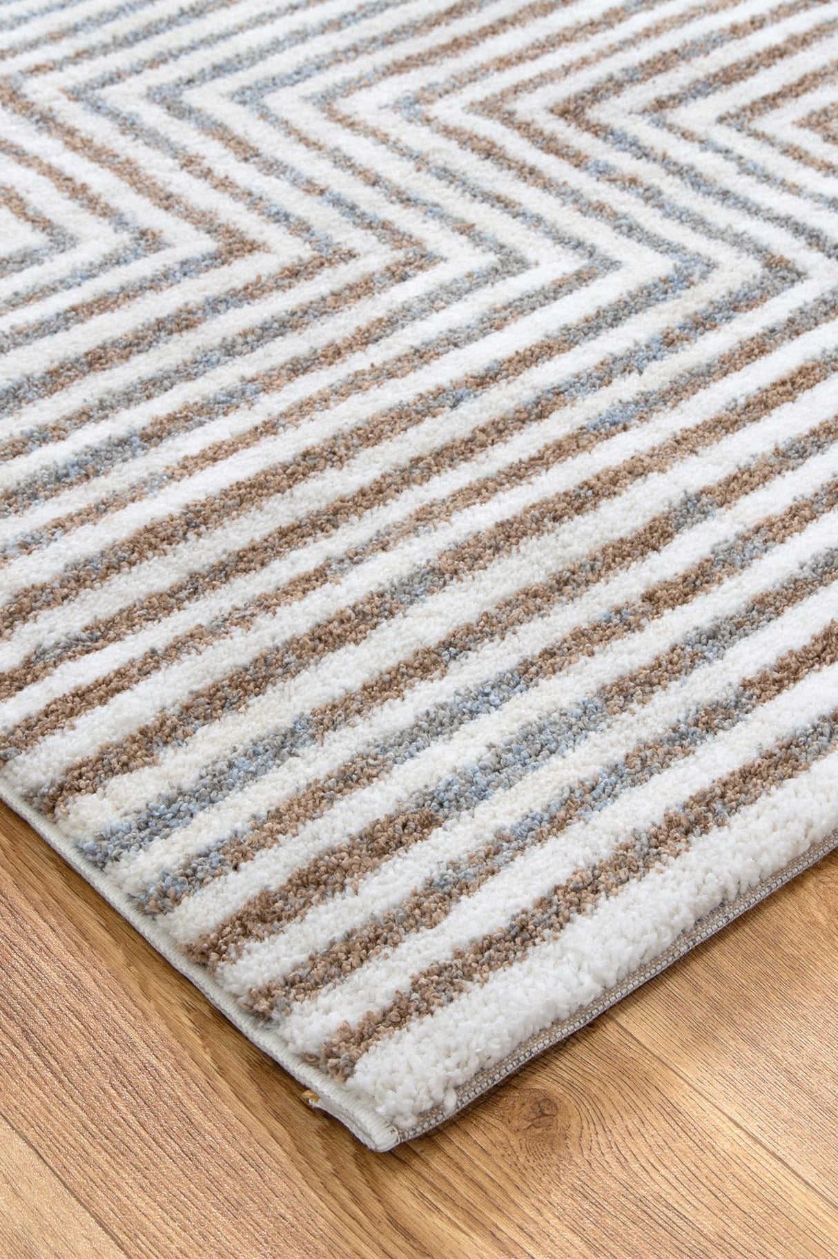 Plush polyester floor rug, 240 x 330 cm