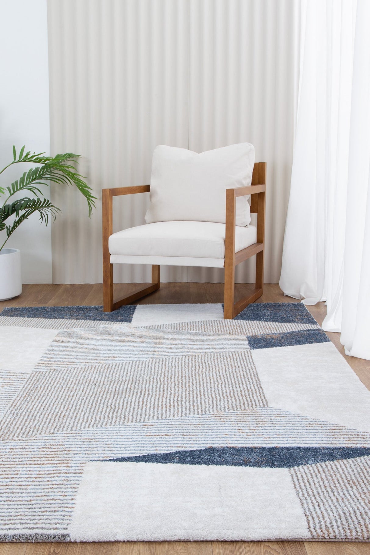 Plush Polyester Floor Rug 240 x 330cm, view 5