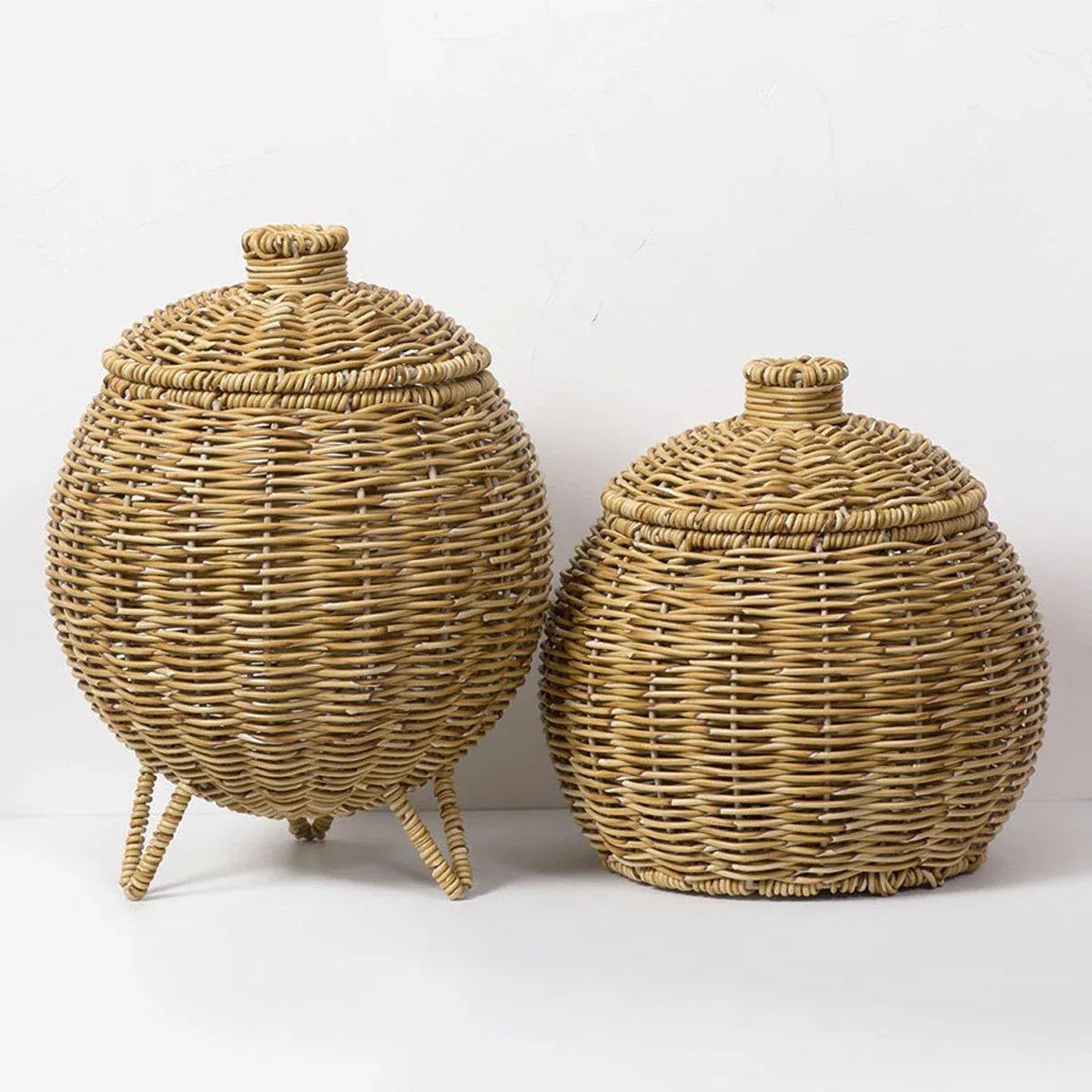 Hand woven rattan storage basket with lid, without legs