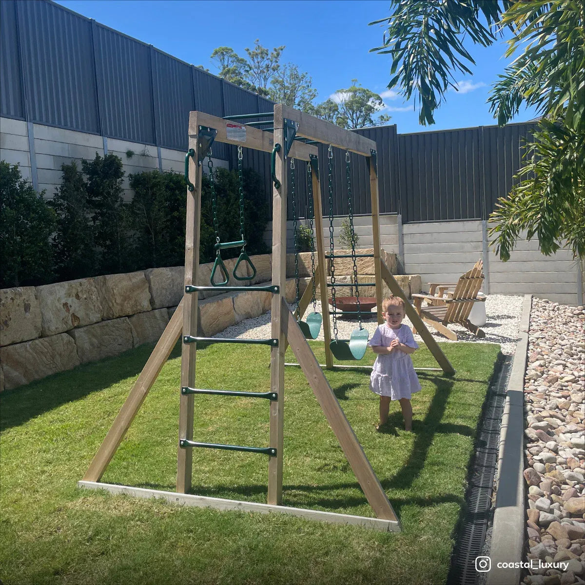 Timber 2 in 1 monkey bars and swing set view 4