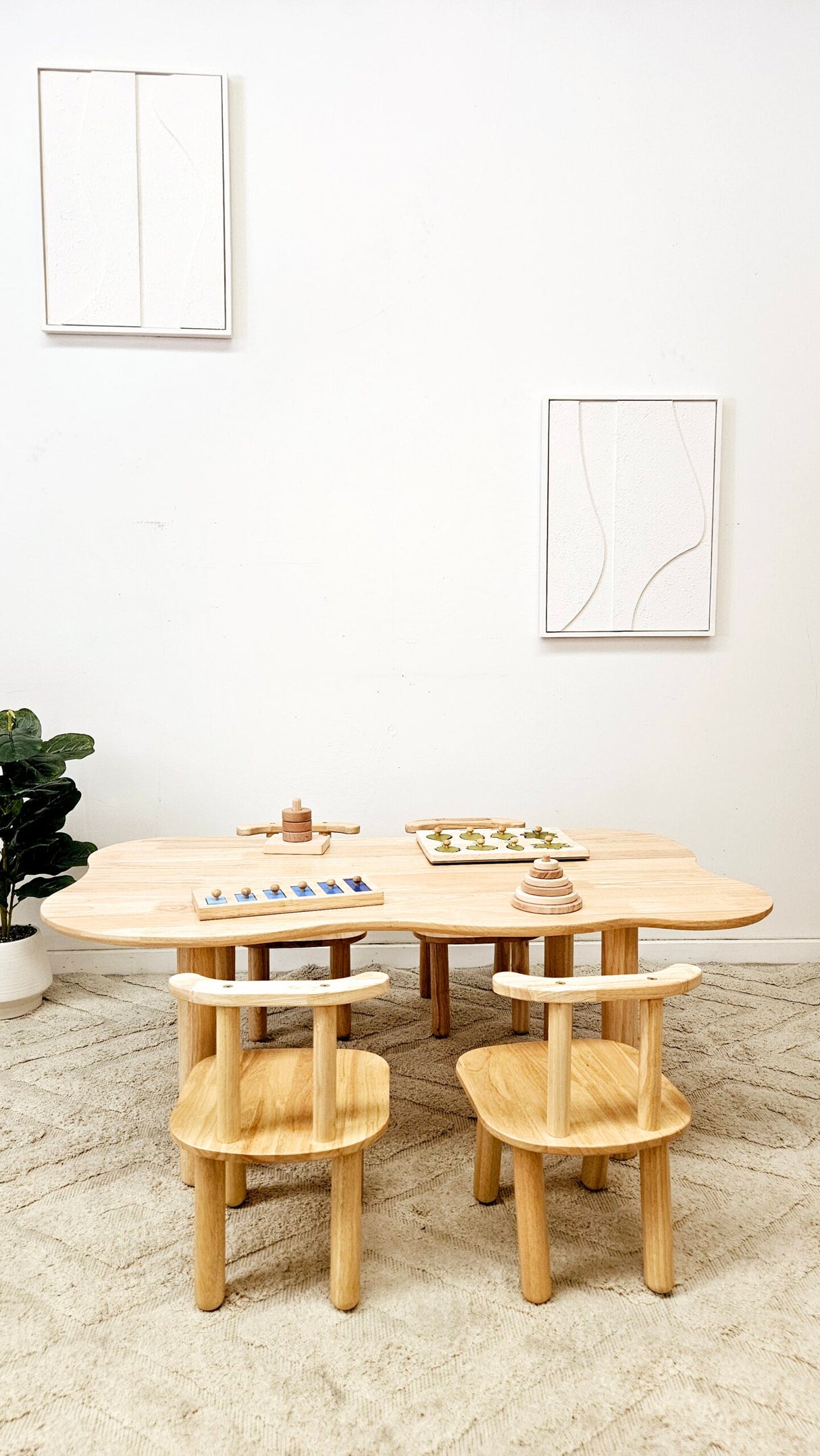 Kids Cloud Table and 4 Chairs Set