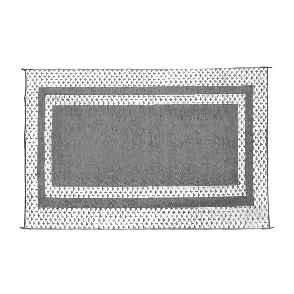 Weatherproof plastic weave outdoor rug in silver grey