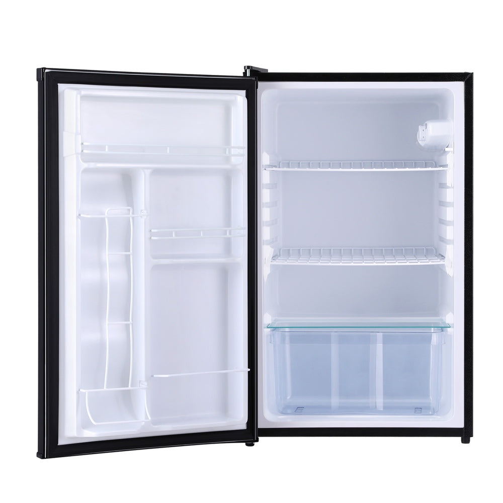 Temperature control dial with six adjustable levels inside the fridge