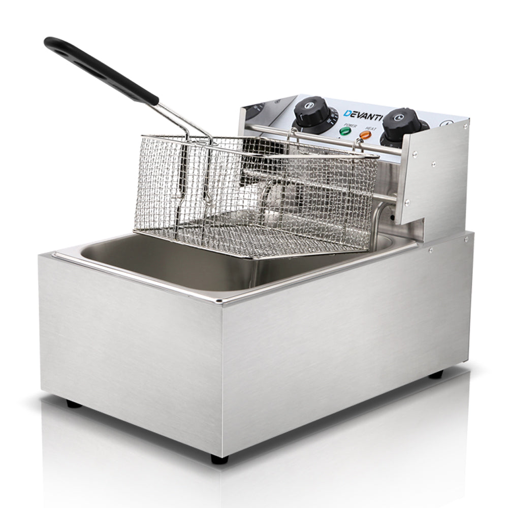 Silver 10 L single basket commercial deep fryer with control knobs