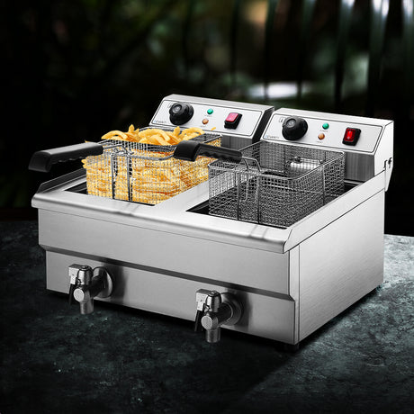 Dimension diagram of the commercial deep fryer, 57 x 62 x 34 cm