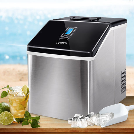 Stainless steel ice maker producing up to 18 kg of cube ice per day