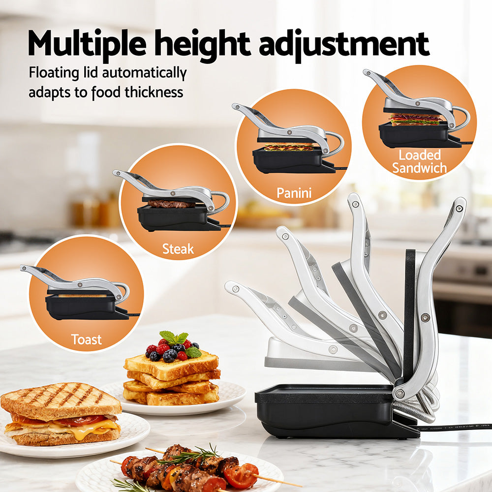 Cool touch handle and indicator light on the sandwich maker