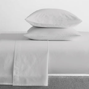 Sansepolcro vapour GOTS organic cotton sheet set on a bed