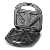 Three interchangeable plate sets supplied with the breakfast maker