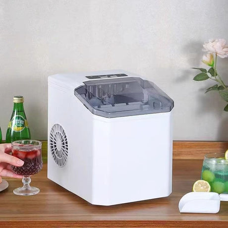 Carry handle on the 6.1 kg portable ice maker for camping and caravans