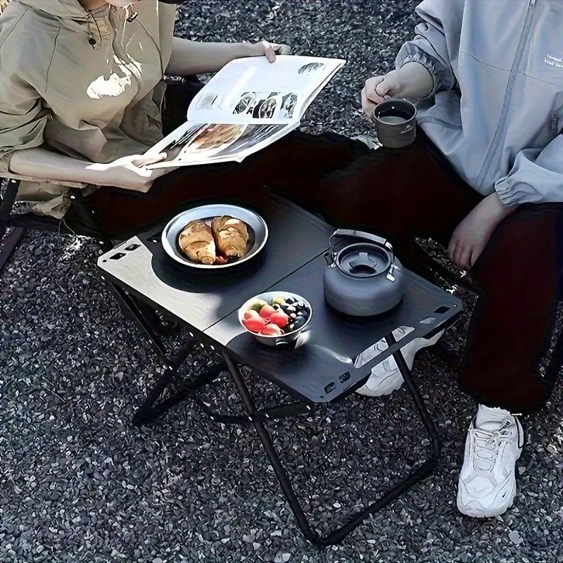 Serpentine Folding Camp Table, Green