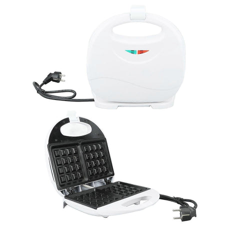 Deep non stick plates of the 750 W waffle maker shown close up