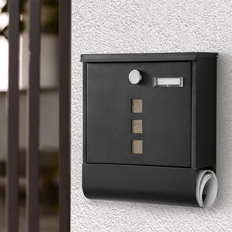 Wall mounted lockable galvanised steel mailbox with copper lock