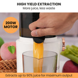 Juice pouring into the 0.8 litre jug from the cold press juicer