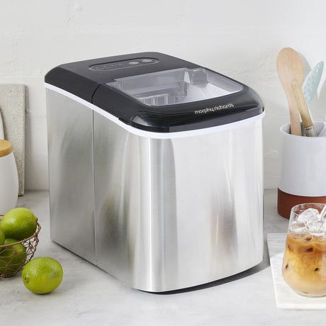 Dimensions of the ice maker, 24.8 x 37.2 x 31.5 cm
