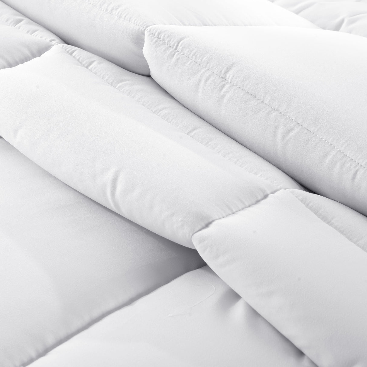 Laura Hill 700gsm Goose Down Feather Comforter Doona — Super King, Cotton Cover — Allure Home Collections