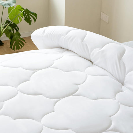 Premium Bamboo Microfiber All-Season Quilt