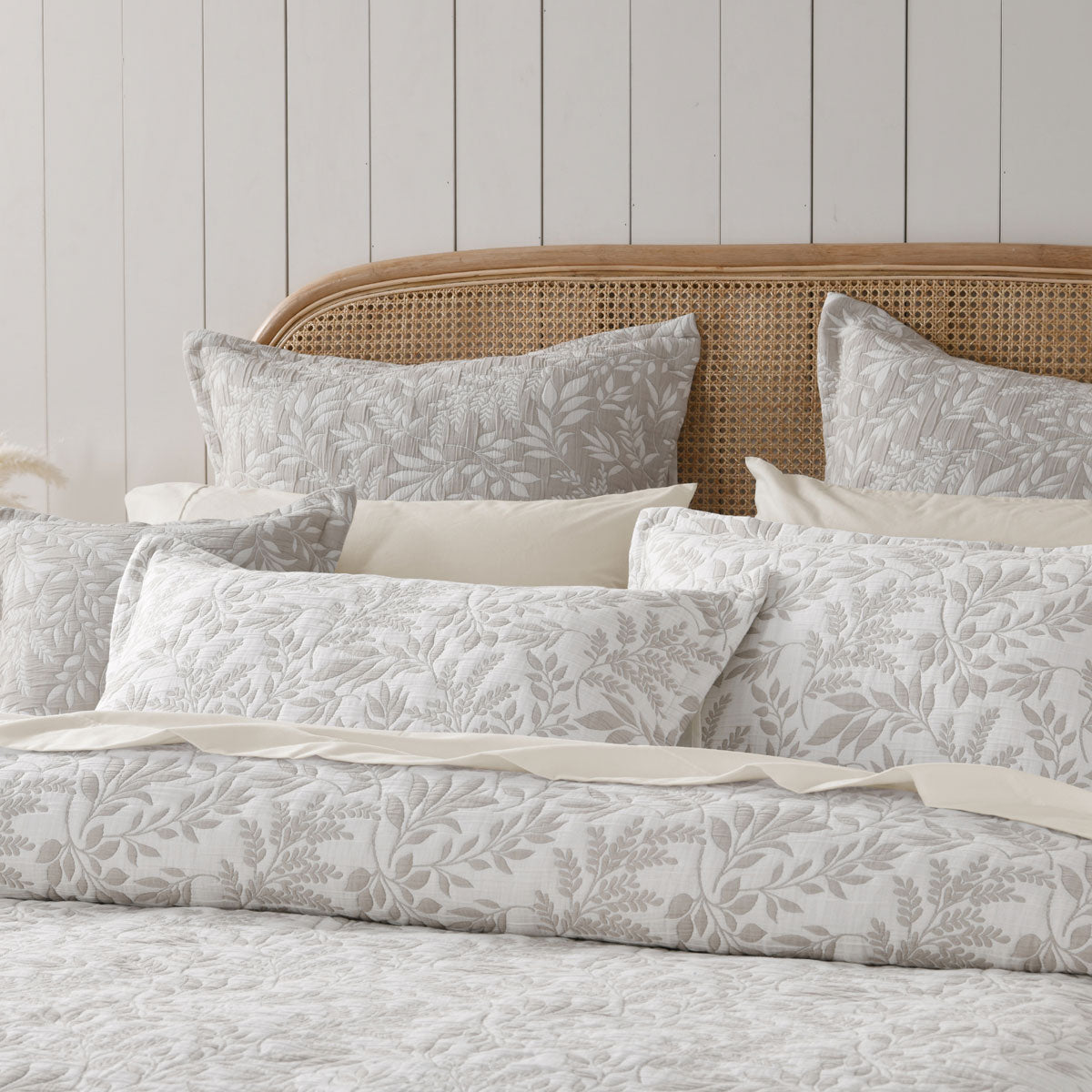Painswick Foliage Jacquard Bedspread 3pcs, Super King