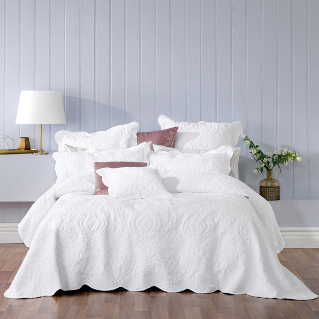Farmington white polyester damask bedspread king