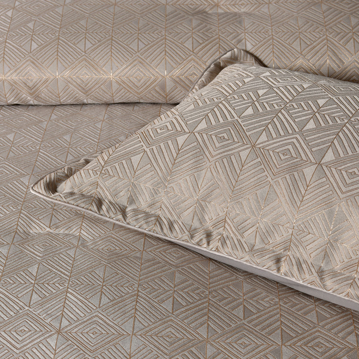 Bourton Geometric Jacquard Comforter 6pcs