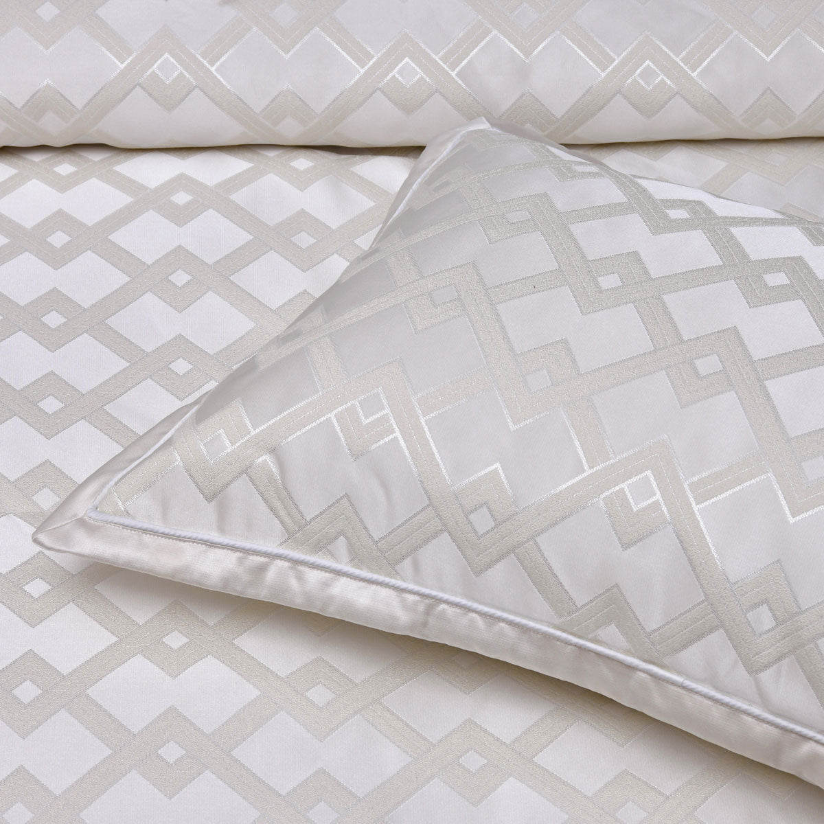 Broadway Geometric Jacquard Comforter 6pcs, Super King