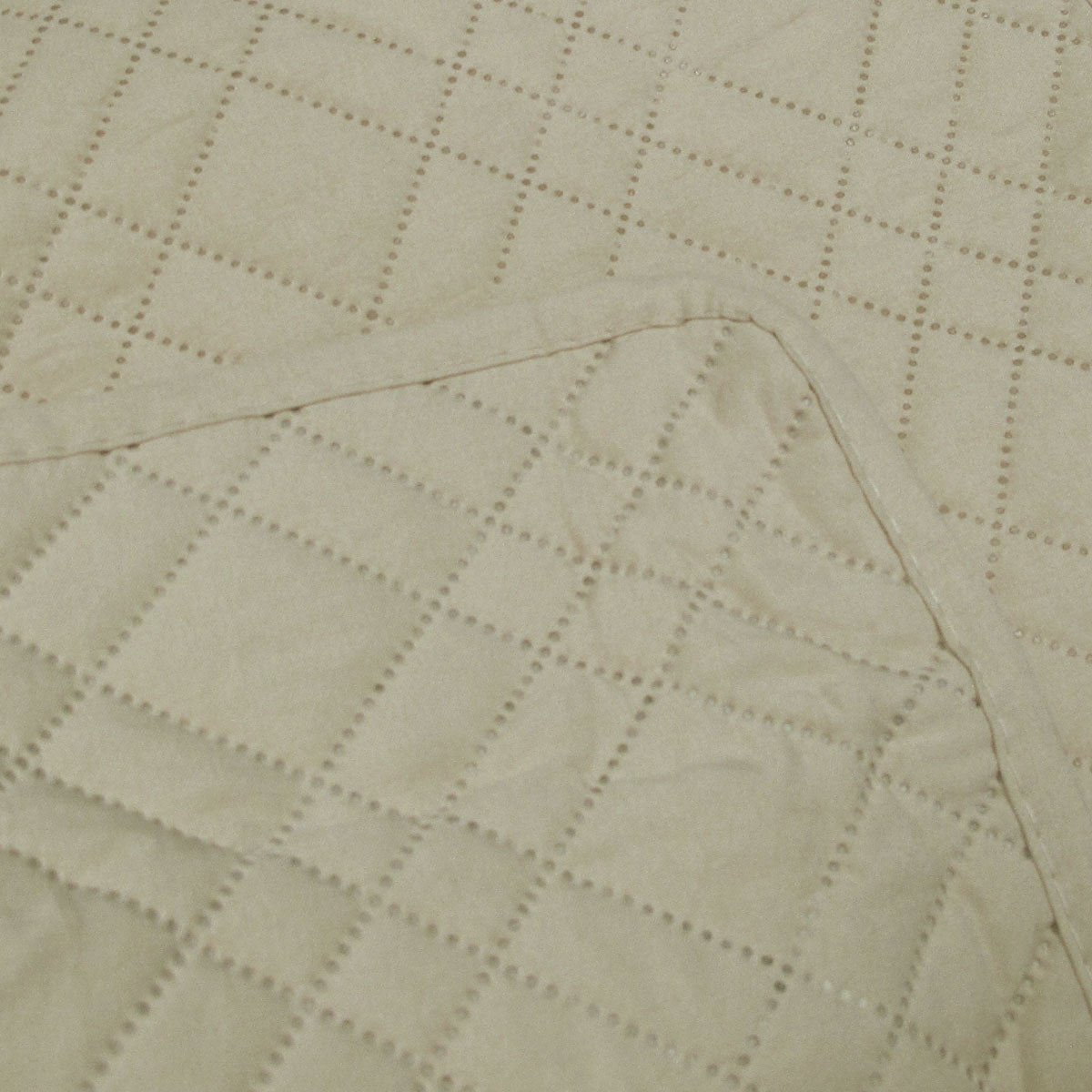 Frampton on Severn Coverlet, Queen, Beige