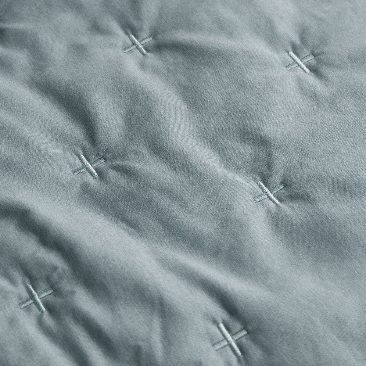 Evenlode Embroidered Comforter Set 3pcs, Chambray Queen King