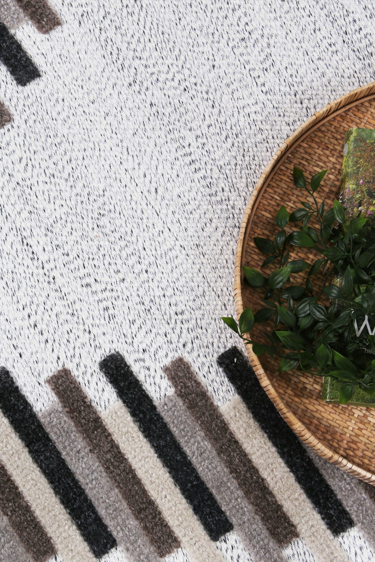 Cream beige geometric polypropylene floor rug 240x330cm