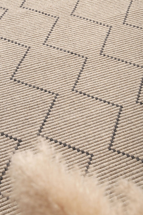 Hand tufted wool blend floor rug in ash, 160 x 230 cm