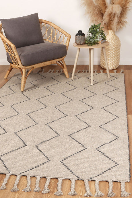 Hand tufted wool blend floor rug in ash, 200 x 290 cm