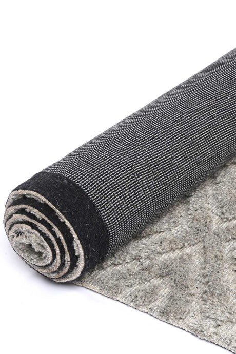 Hand tufted wool blend floor rug in grey, 200 x 290 cm
