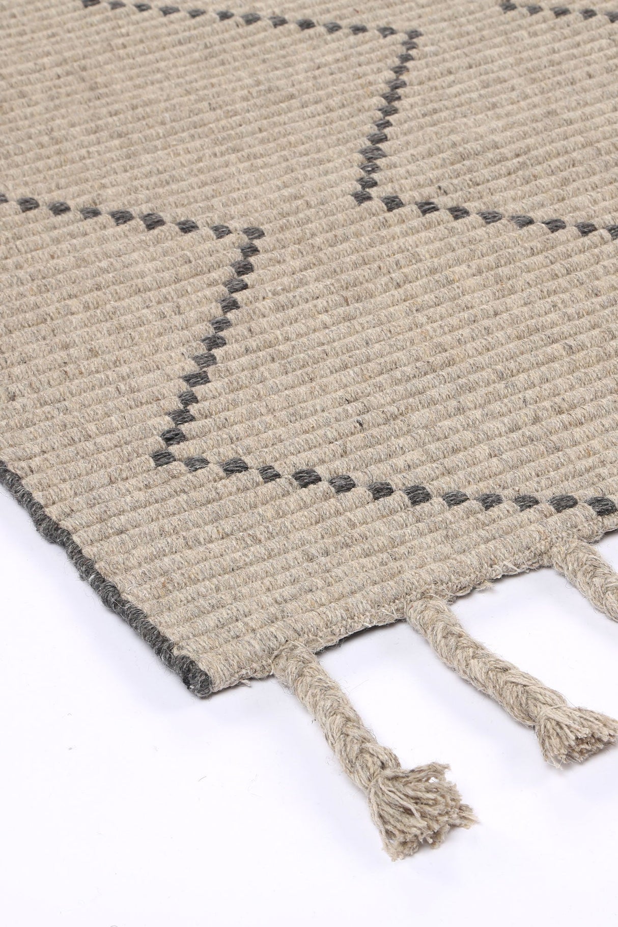 Ash hand tufted wool blend floor rug 240x330cm