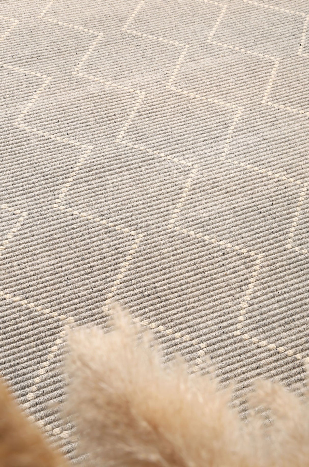 Grey hand tufted wool blend floor rug 240x330cm