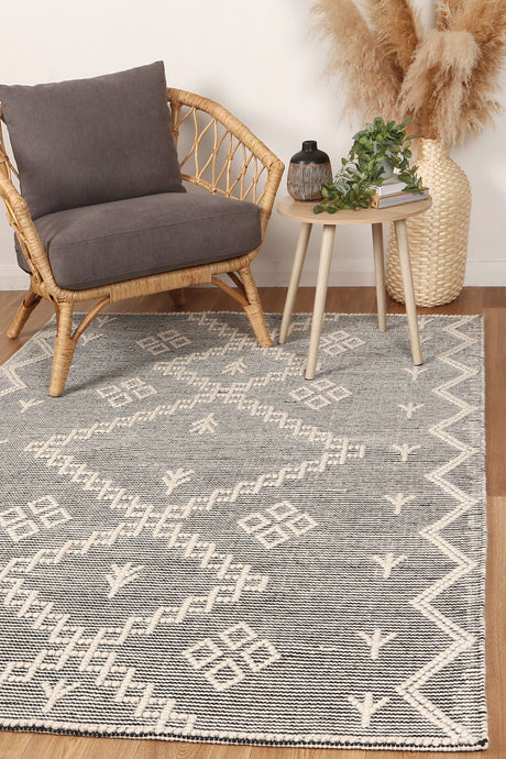 Hand Tufted Wool Blend Tribal Floor Rug, Cream 300x400cm