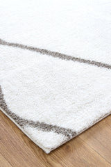 Traditional plush polyester floor rug 160 x 230cm view 2