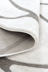 Traditional plush polyester floor rug 160 x 230cm view 3