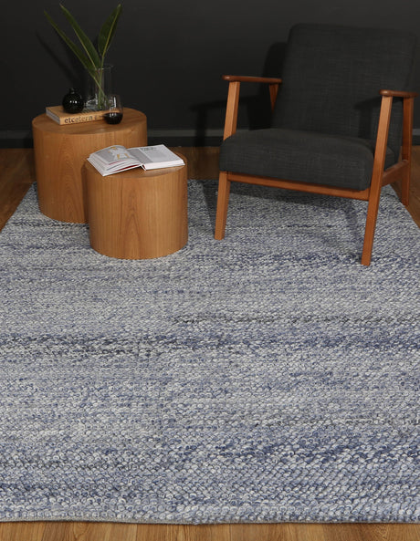 Textured wool blend floor rug in blue, 200 x 290 cm