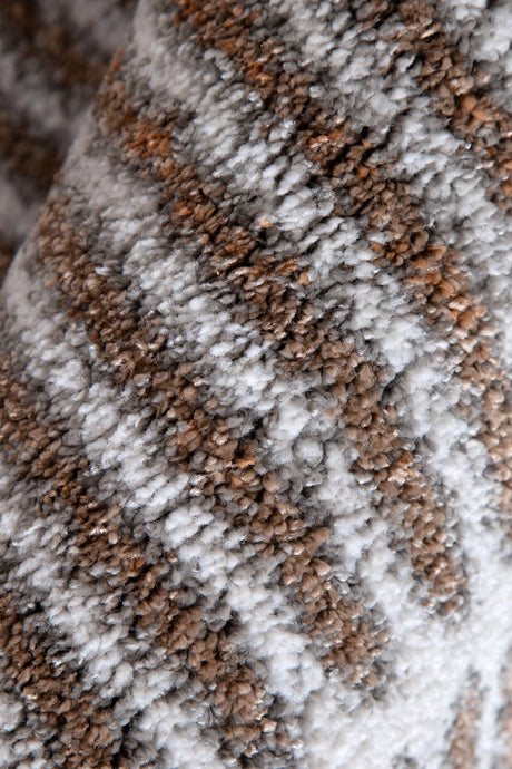 Plush woven polyester floor rug, 200x290cm