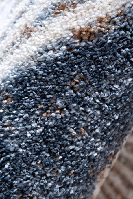 Plush Polyester Floor Rug 240 x 330cm, view 4